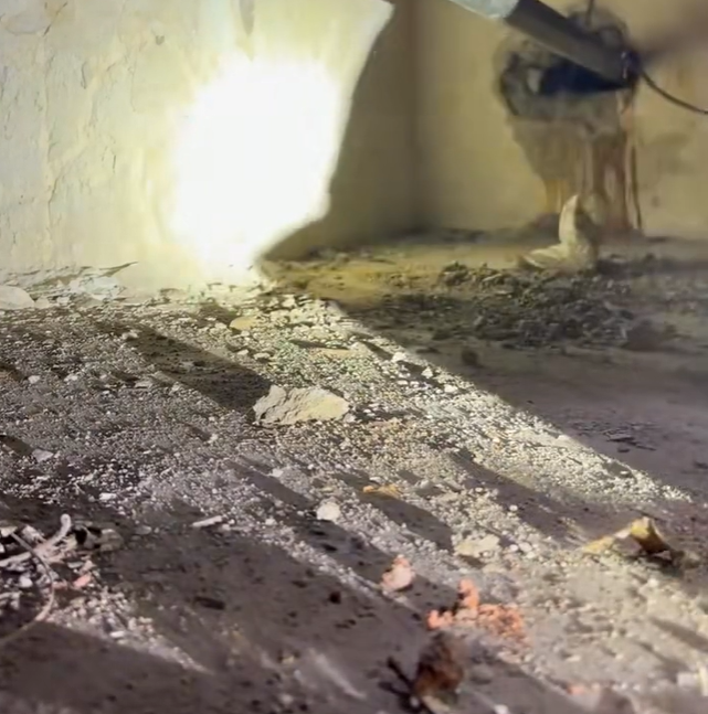 T1701039 One moment away from losing everything.